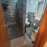Sanja I Villa Traù