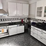 Sanja I Villa Traù